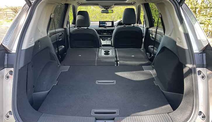 Luggage space in X-Trail
