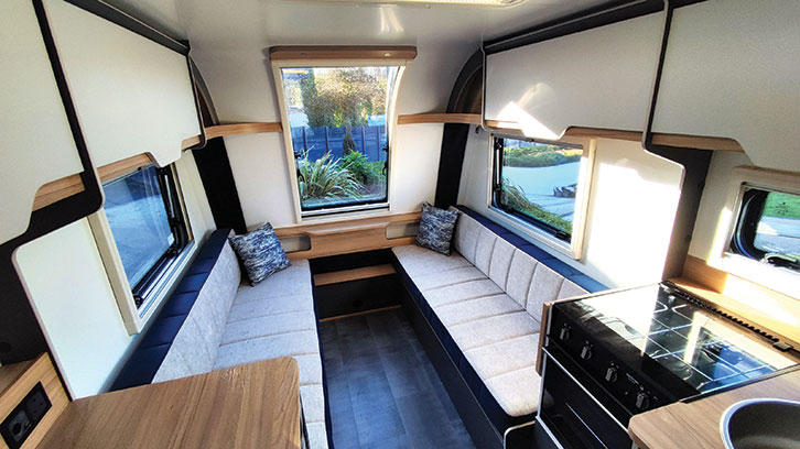 Lounge of Bailey Discovery D4-2