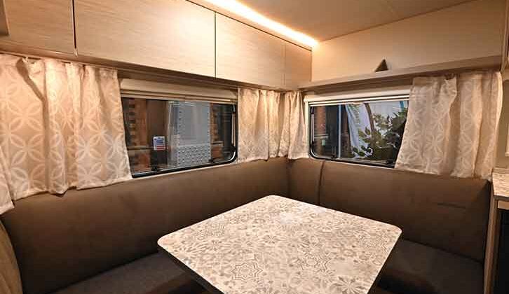 Rear lounge in Weinsberg Caracito 450 FU