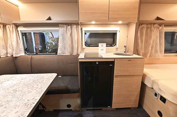 Side kitchen in Caracito 450 FU