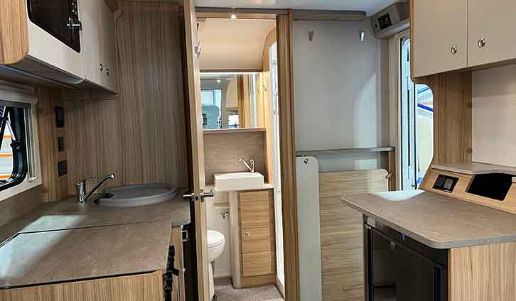 Bailey Phoenix GT75 420