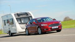 Ford Mondeo towing caravan