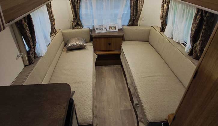 Lounge in Eriba Triton 420