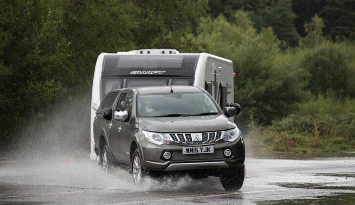 Mitsubishi L200 Double Cab towing