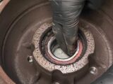 Checking hub bearing