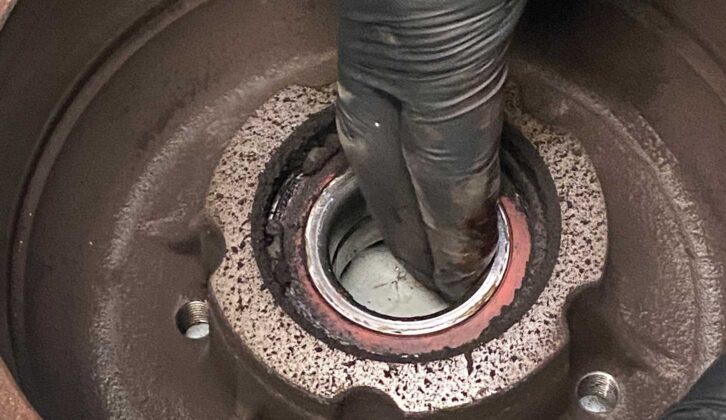 Checking hub bearing