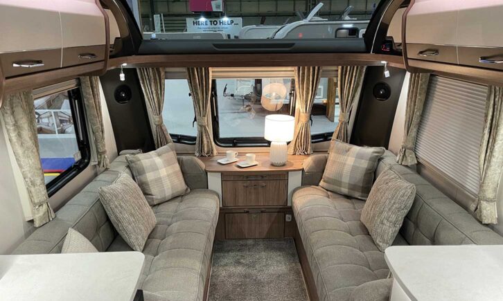 Lounge of the VIP 460