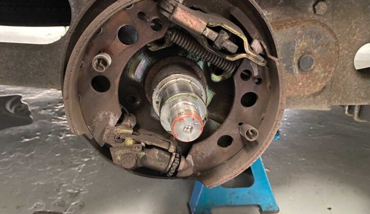 Inside drum brake