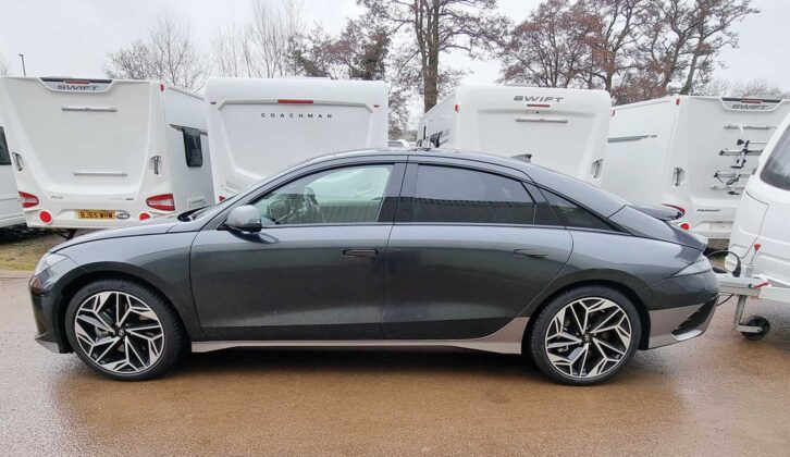 Side on view of the Ioniq 6