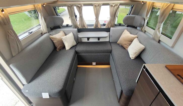 The lounge in the Alpina Colorado