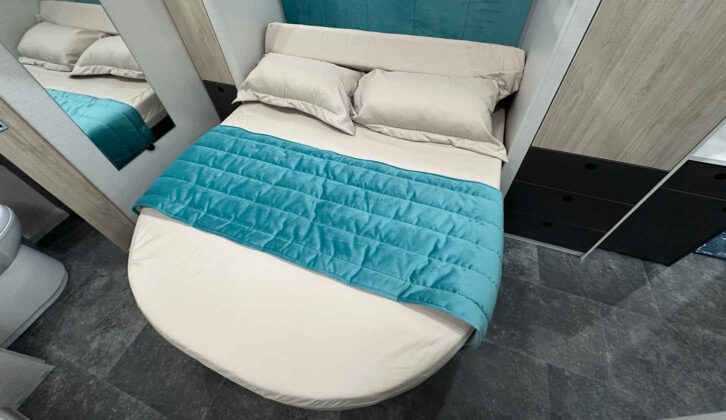 The transverse island bed