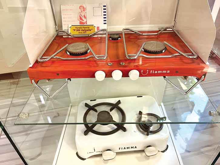 A portable gas cooker