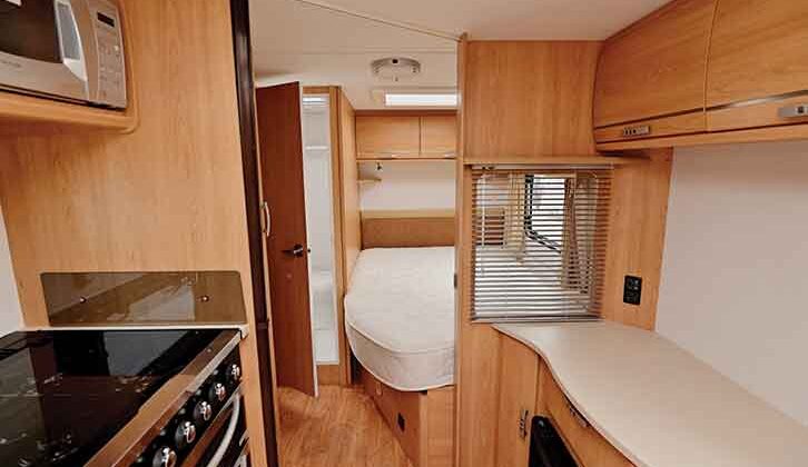 The fixed bed and corner washroom