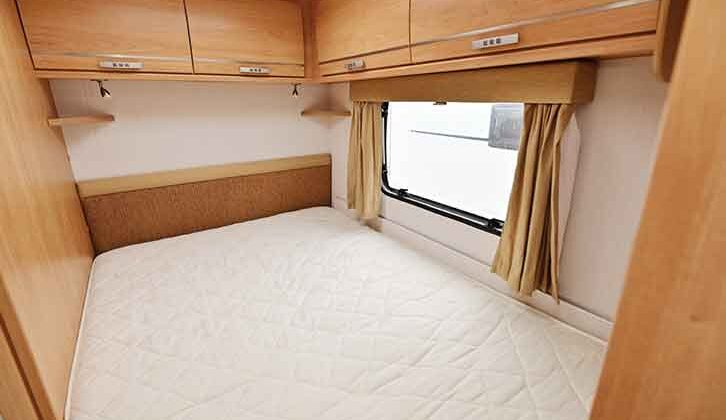 The fixed side bed