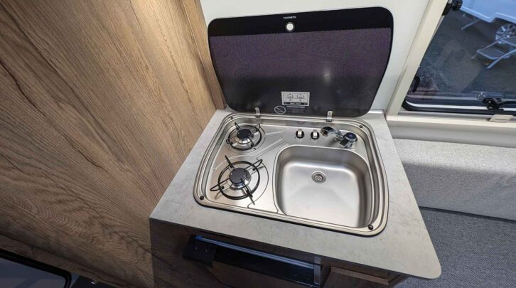 The sink and two-burner hob