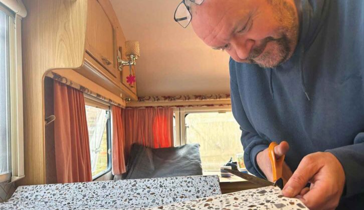 Cutting the vinyl