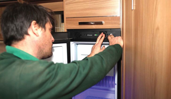 Checking the fridge ignition on the gas setting