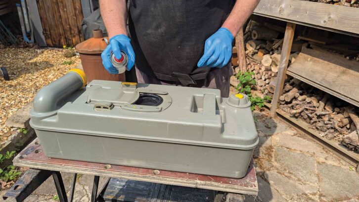 Using the Seal Lubricant