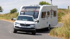 A Skoda Karoq towing a caravan