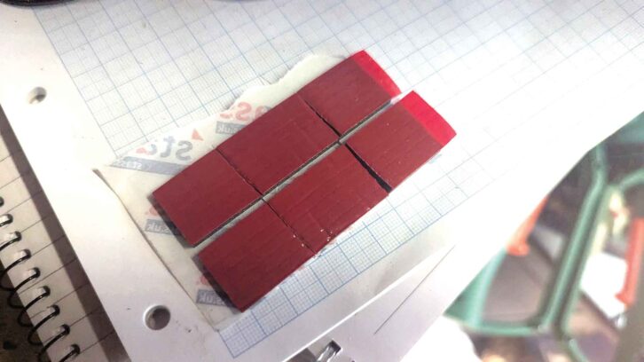 The two strong adhesive pads