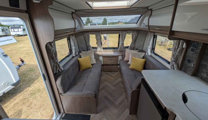 The lounge in the Coachman VIP 545