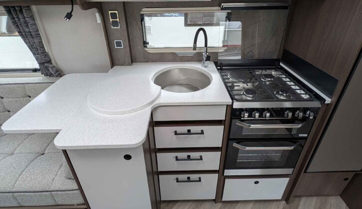 The kitchen in the 480 Xtra