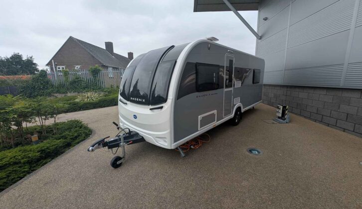 The Bailey Phoenix Black 640
