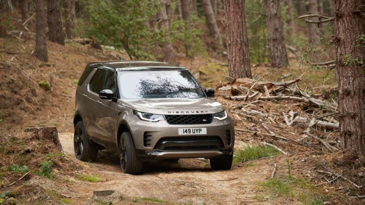 The Land Rover Discovery D350 Dynamic HSE