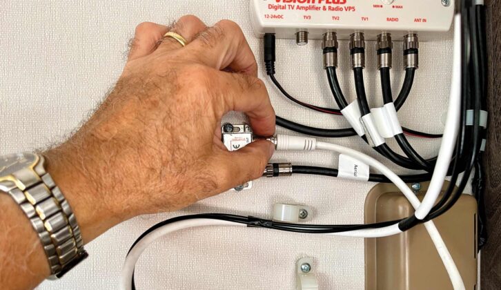 Connecting the coaxial cable to the splitter