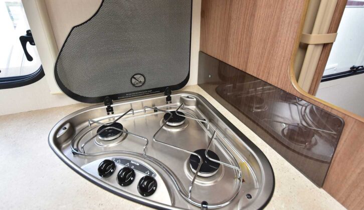 The three-burner hob