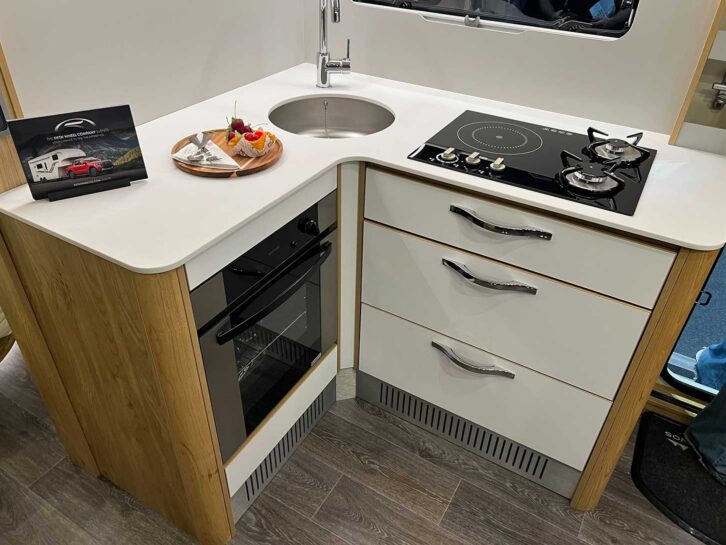 The L-shaped kitchen