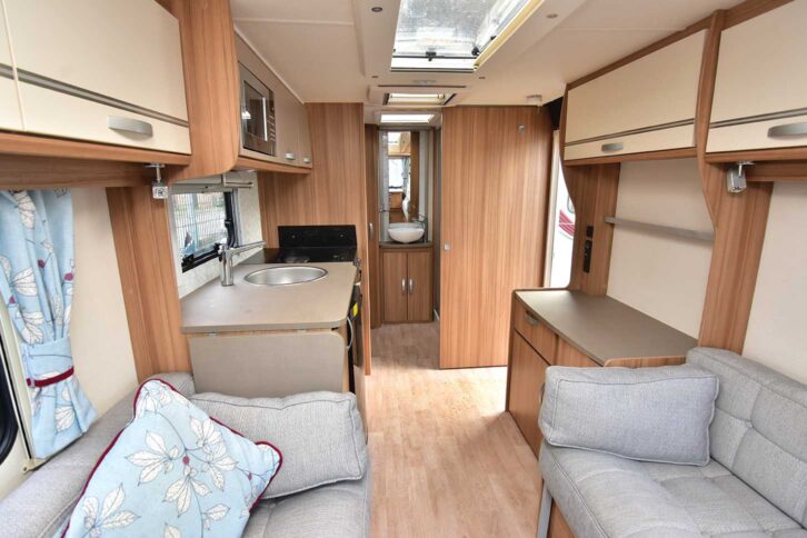 Looking down the length of the Quasar