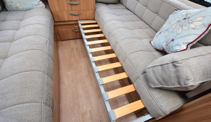 The frames that slide out from the settee