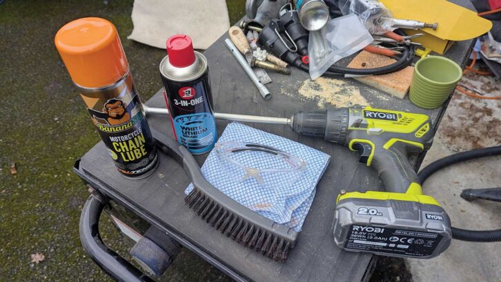 Nigel’s tools for greasing the steadies
