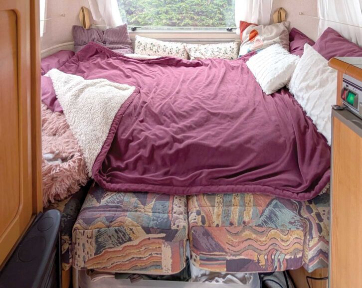 The colourful bedding in the Eriba
