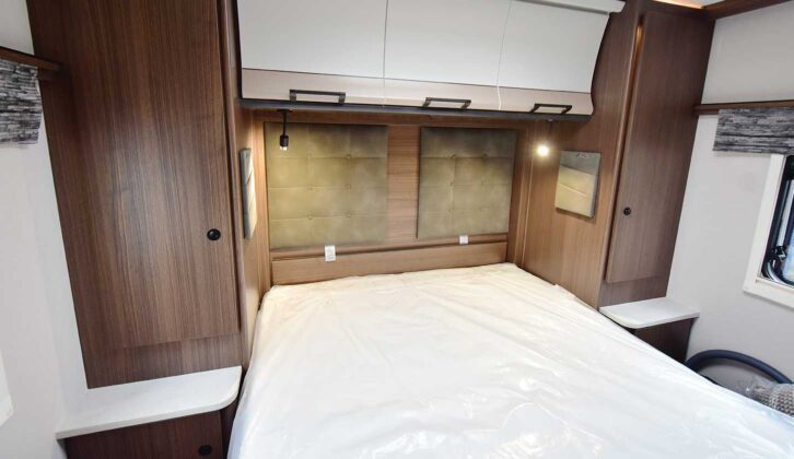 The rear island bed