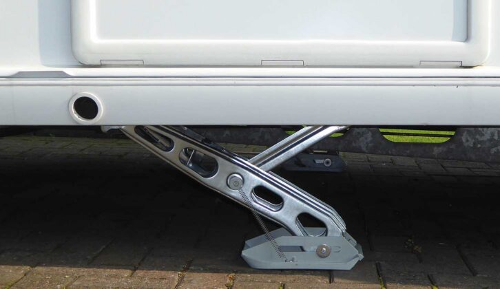 A caravan self-levelling system