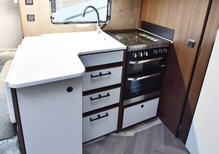 The kitchen in the Laser 845 Xtra