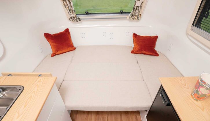 A lounge bed