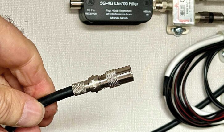 Connect the lead to the filter