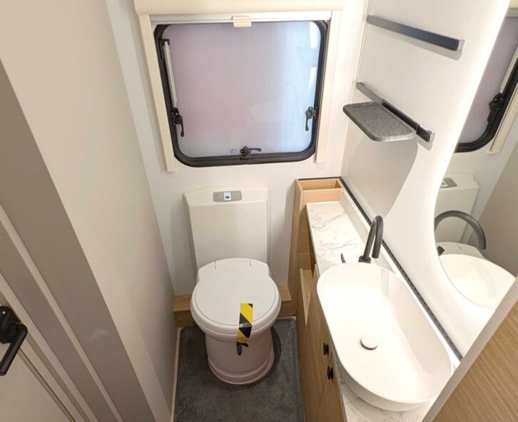 The Seine's washroom