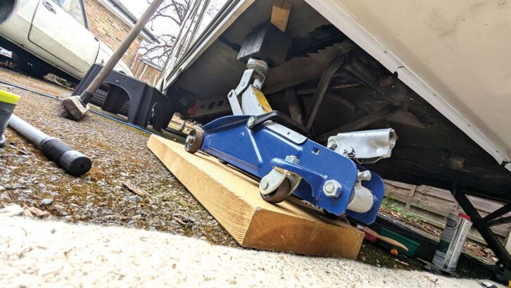 Using a trolley jack to provide support