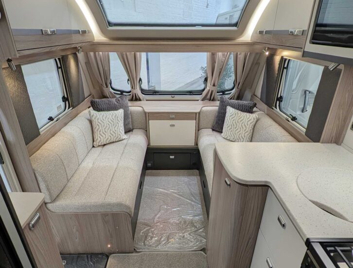 The 580's lounge