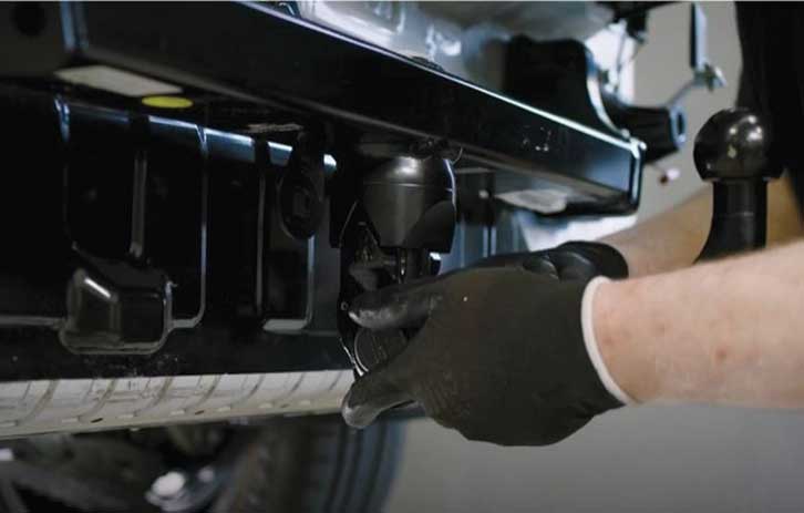 Checking the towbar