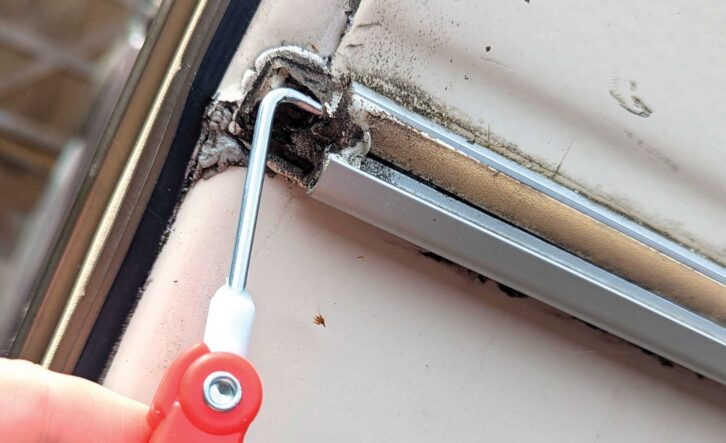 Removing the old trim with a Herzim tool