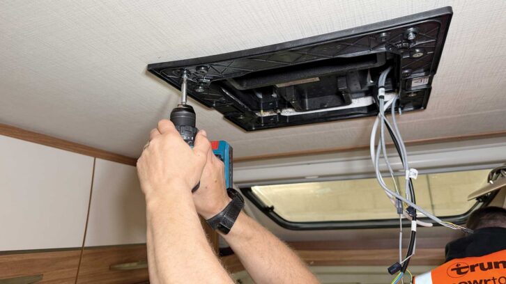 Connecting the AC