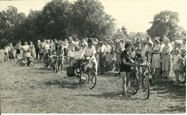 Club members with dressed-up ‘camping’ bikes at the Walton Club Site, 1946