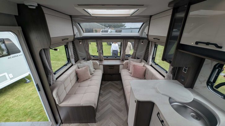 The front lounge in the VIP 575