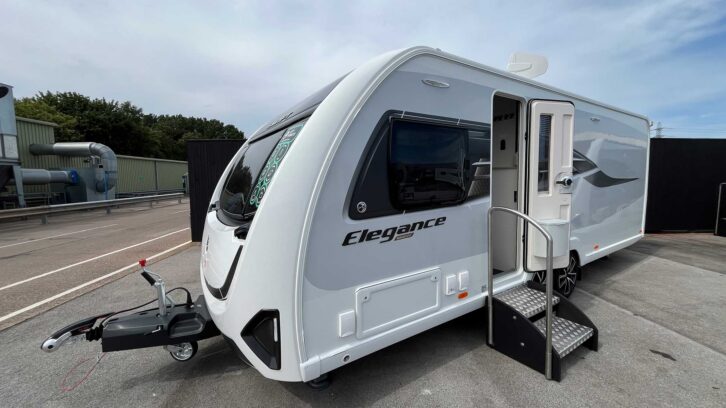 The Swift Elegance Grande 835