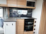 The kitchen in the Lisbon